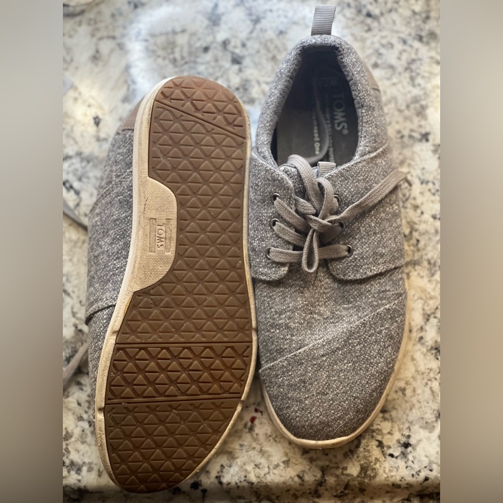 Tom’s sneakers
